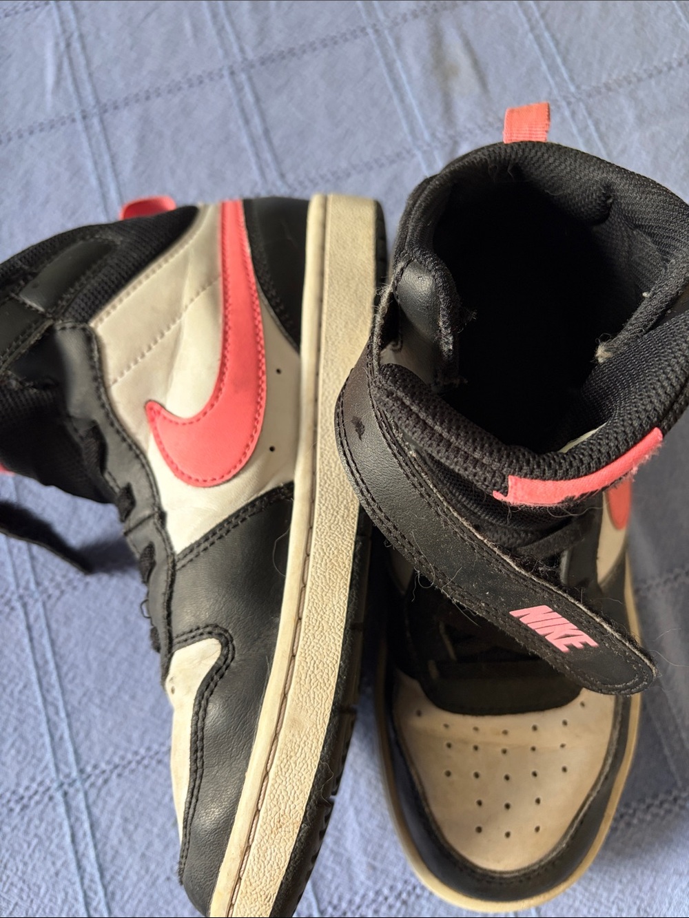 Girls nikes
